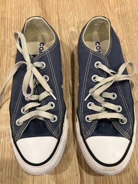 Converse Navy and White Canvas Low-Top Sneakers Women’s 5/ Men’s 3